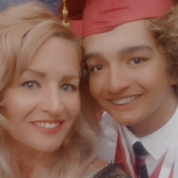 Meet your Posher, Terra - Picture 3 of 16